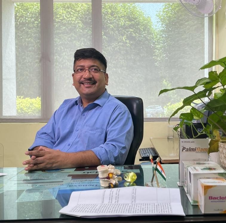 Dr Neeraj gupta Spine Surgeon in Delhi